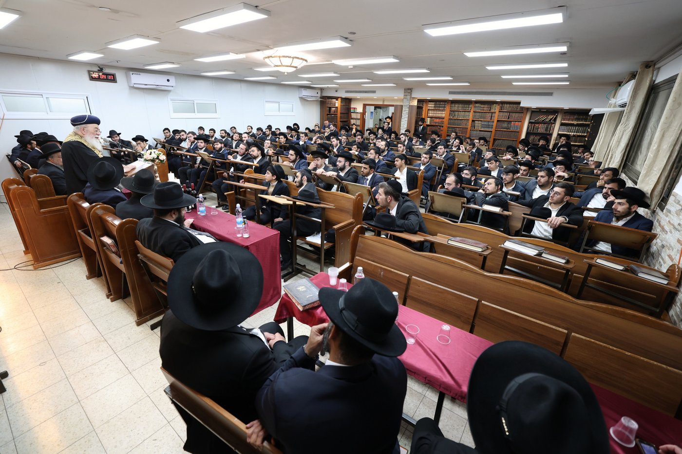 הגר"מ צדקה בישיבת תורת אברהם