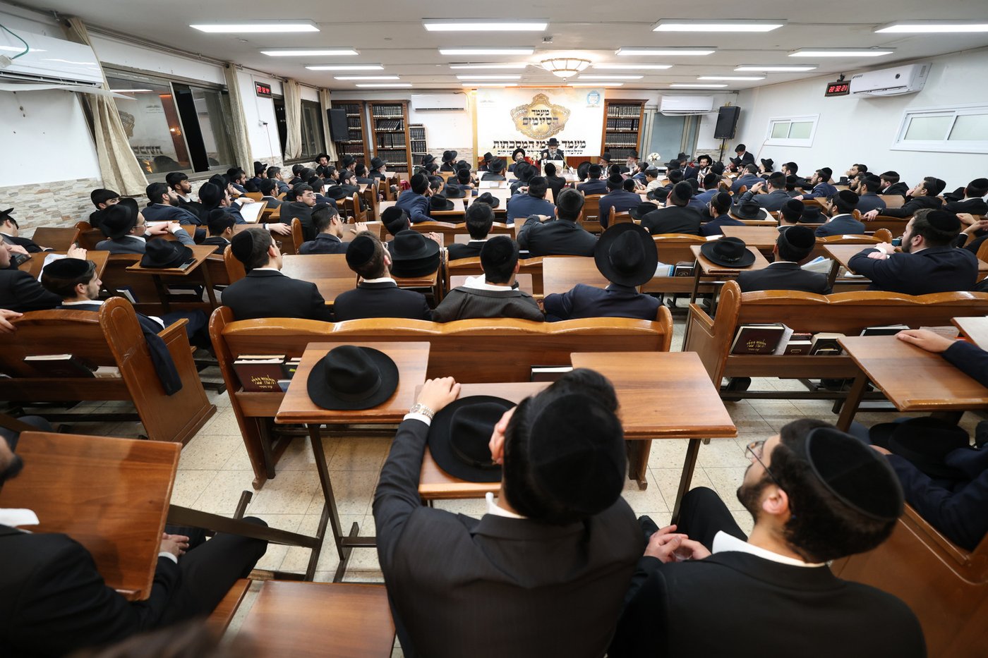 הגר"מ צדקה בישיבת תורת אברהם