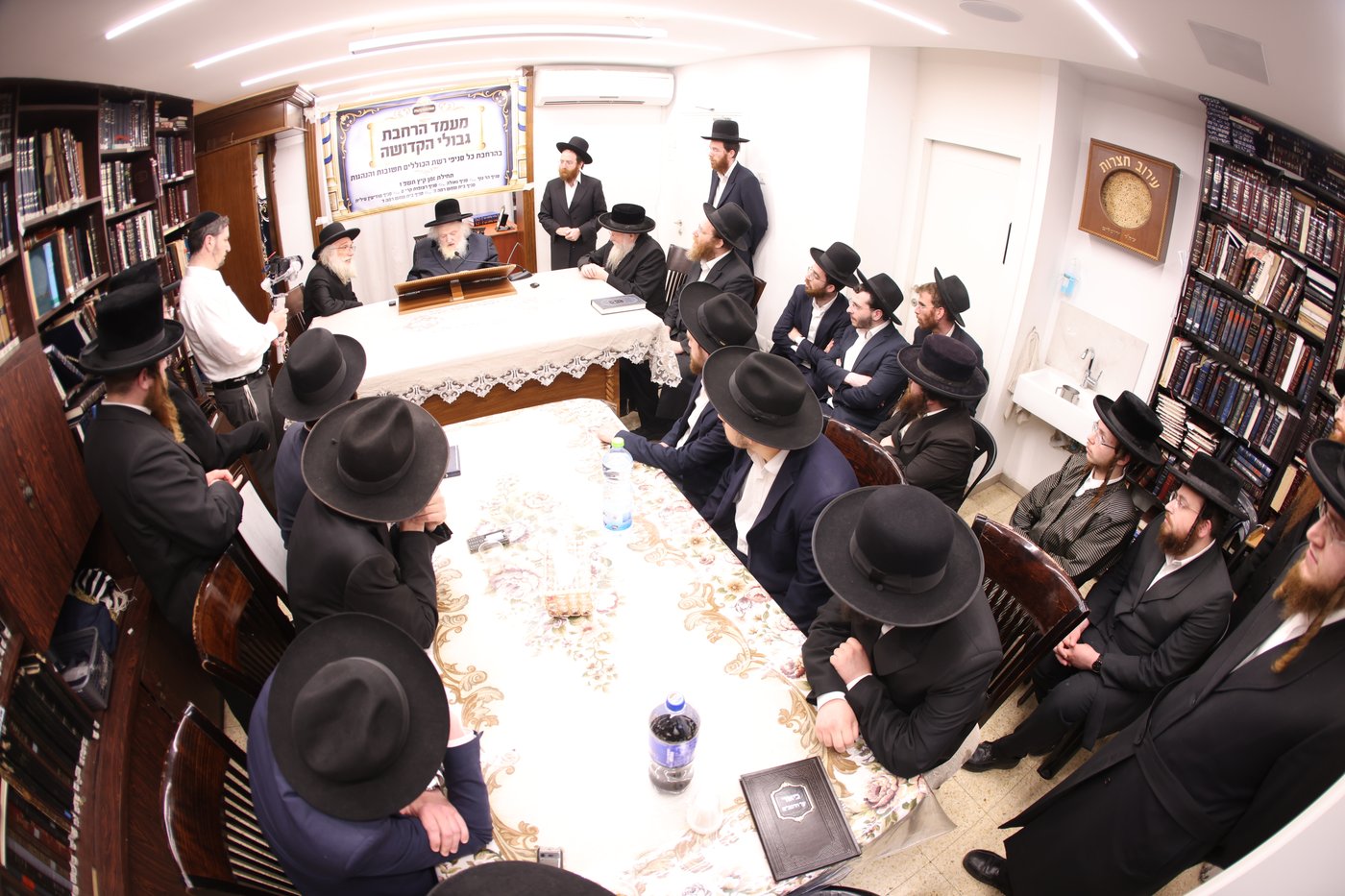 המעמד במעונו של הגר"מ שטרנבוך