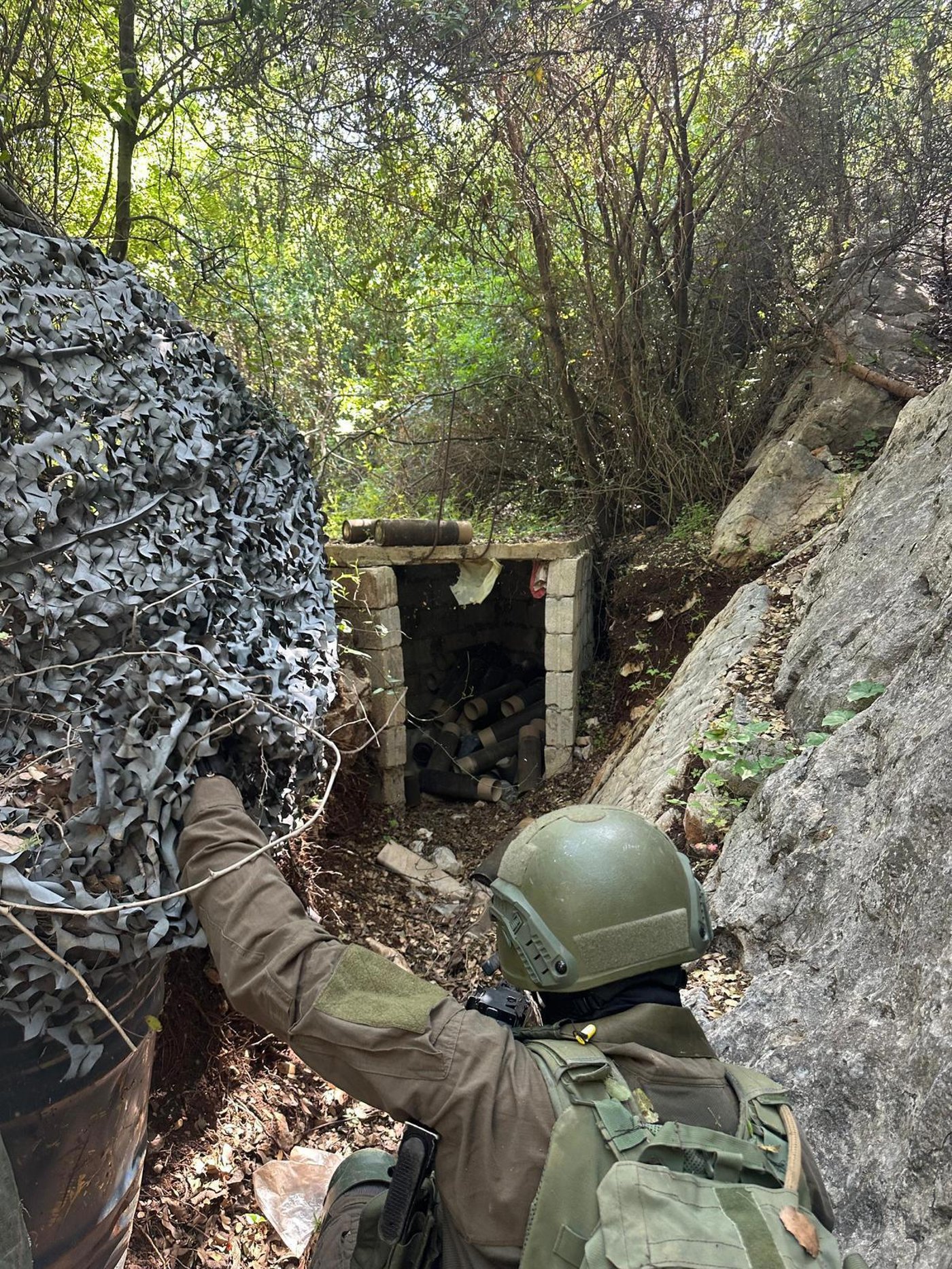 כוחות יחידת האלפינסטים משמידים תשתיות טרור