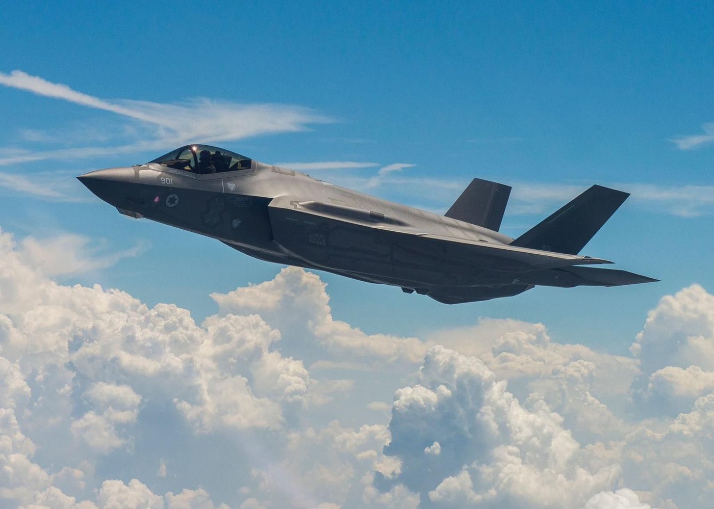 מטוס האדיר (F35)