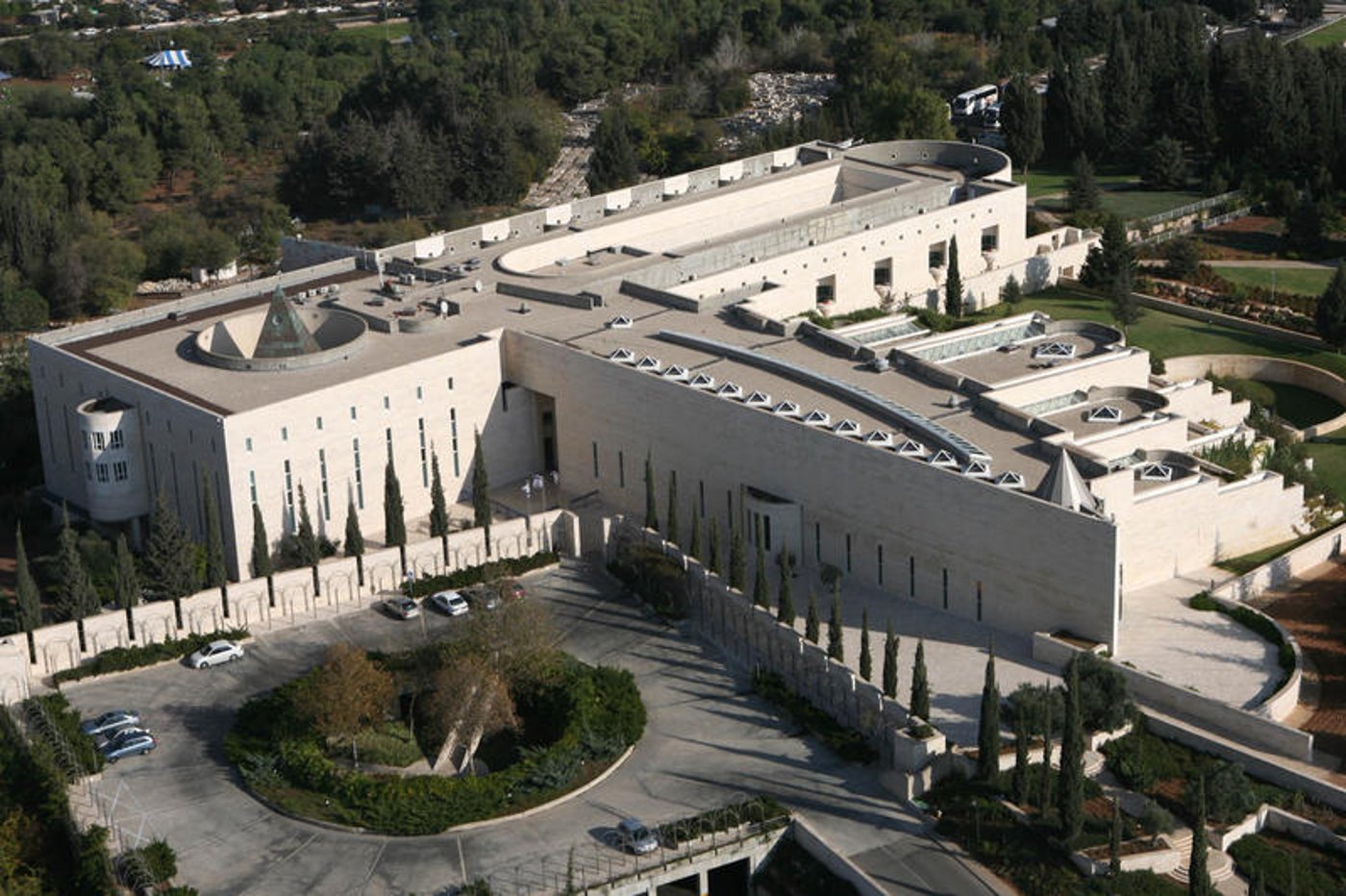 מבנה בית המשפט העליון בירושלים