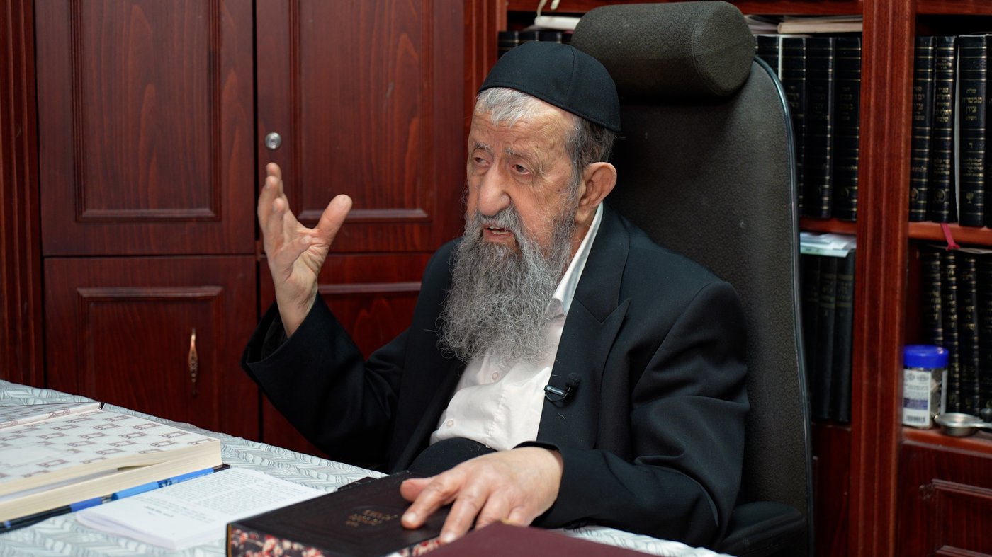 הגאון רבי בן ציון מוצפי כואב את המאבקים במירון: "זה נהיה גן ילדים, רבי שמעון לא אוהב את זה" 