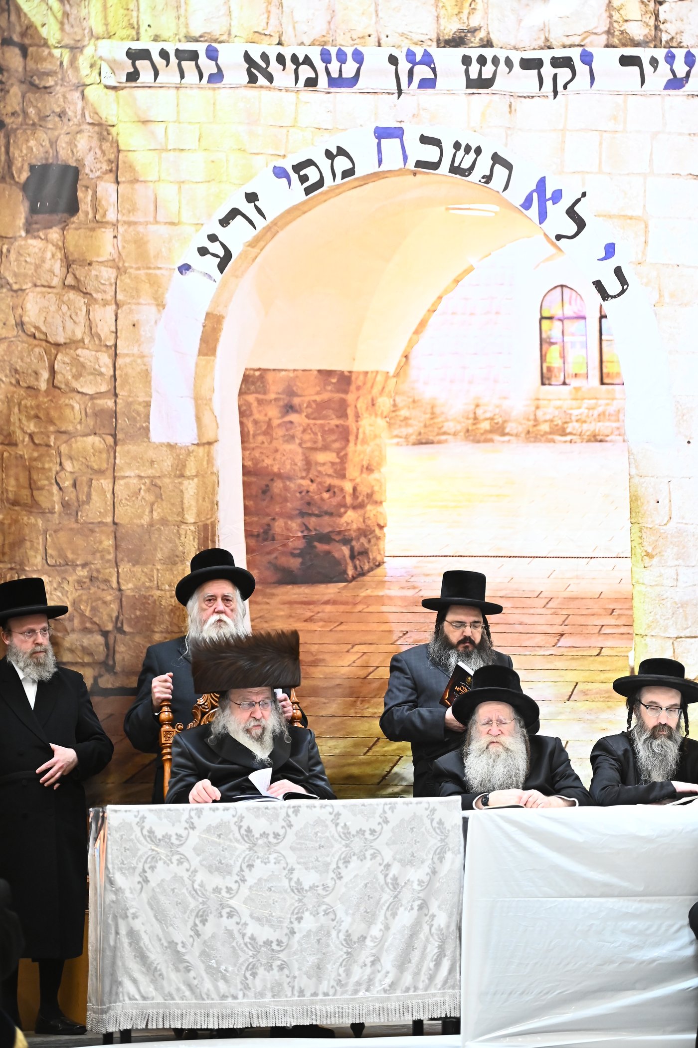 ל"ג בעומר בחצה"ק נדבורנה