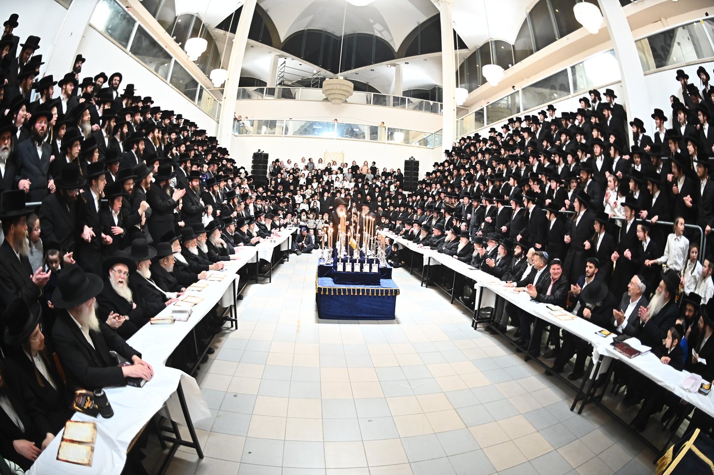 ל"ג בעומר בחצה"ק נדבורנה
