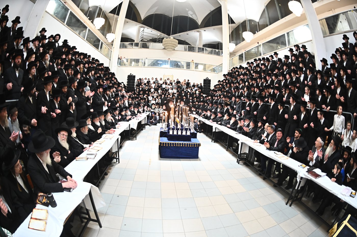 ל"ג בעומר בחצה"ק נדבורנה