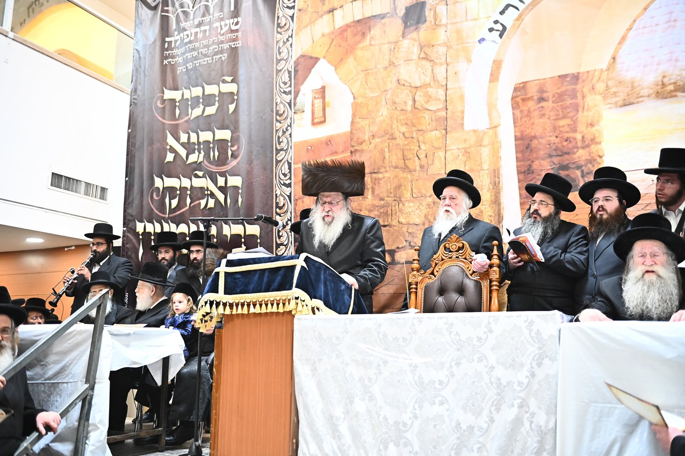 ל"ג בעומר בחצה"ק נדבורנה