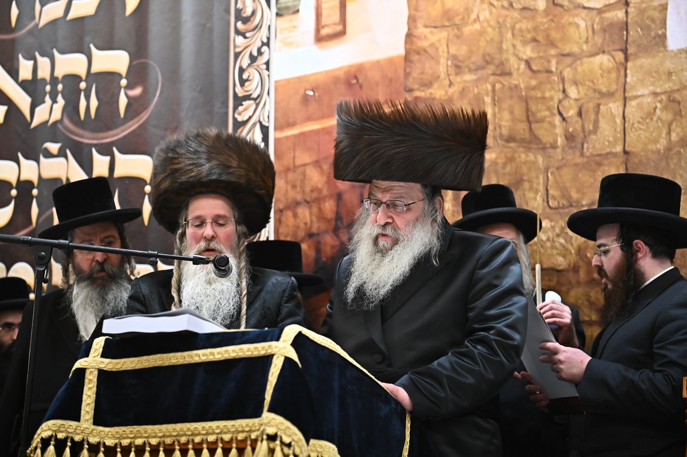 ל"ג בעומר בחצה"ק נדבורנה