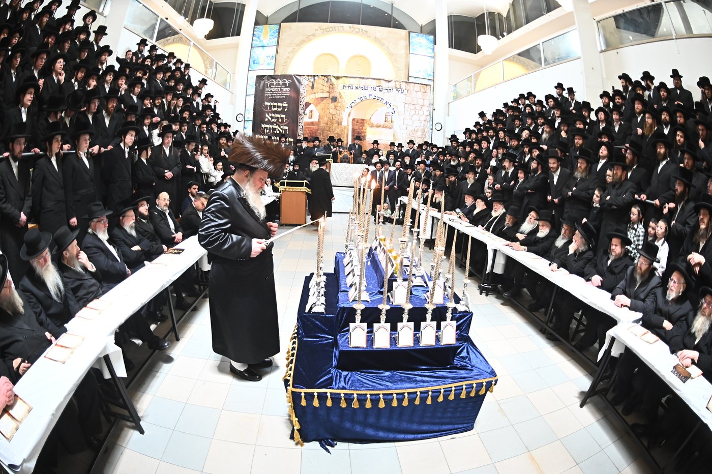 ל"ג בעומר בחצה"ק נדבורנה
