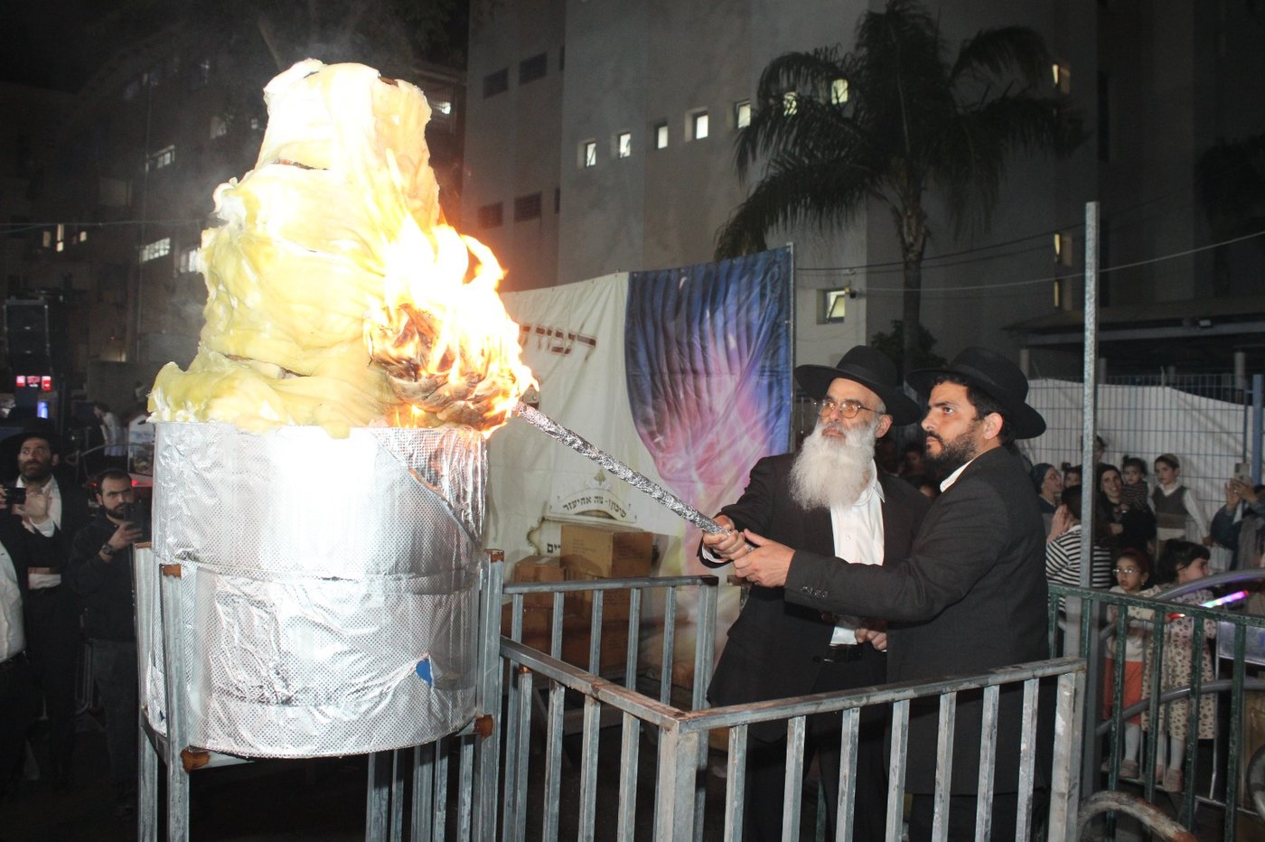 מעמד ההדלקה אצל רבי יוסף משדי