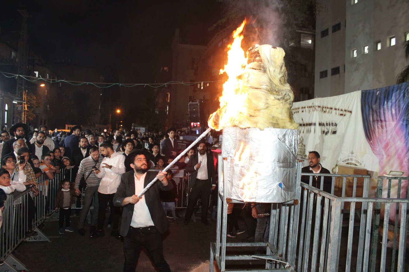 מעמד ההדלקה אצל רבי יוסף משדי