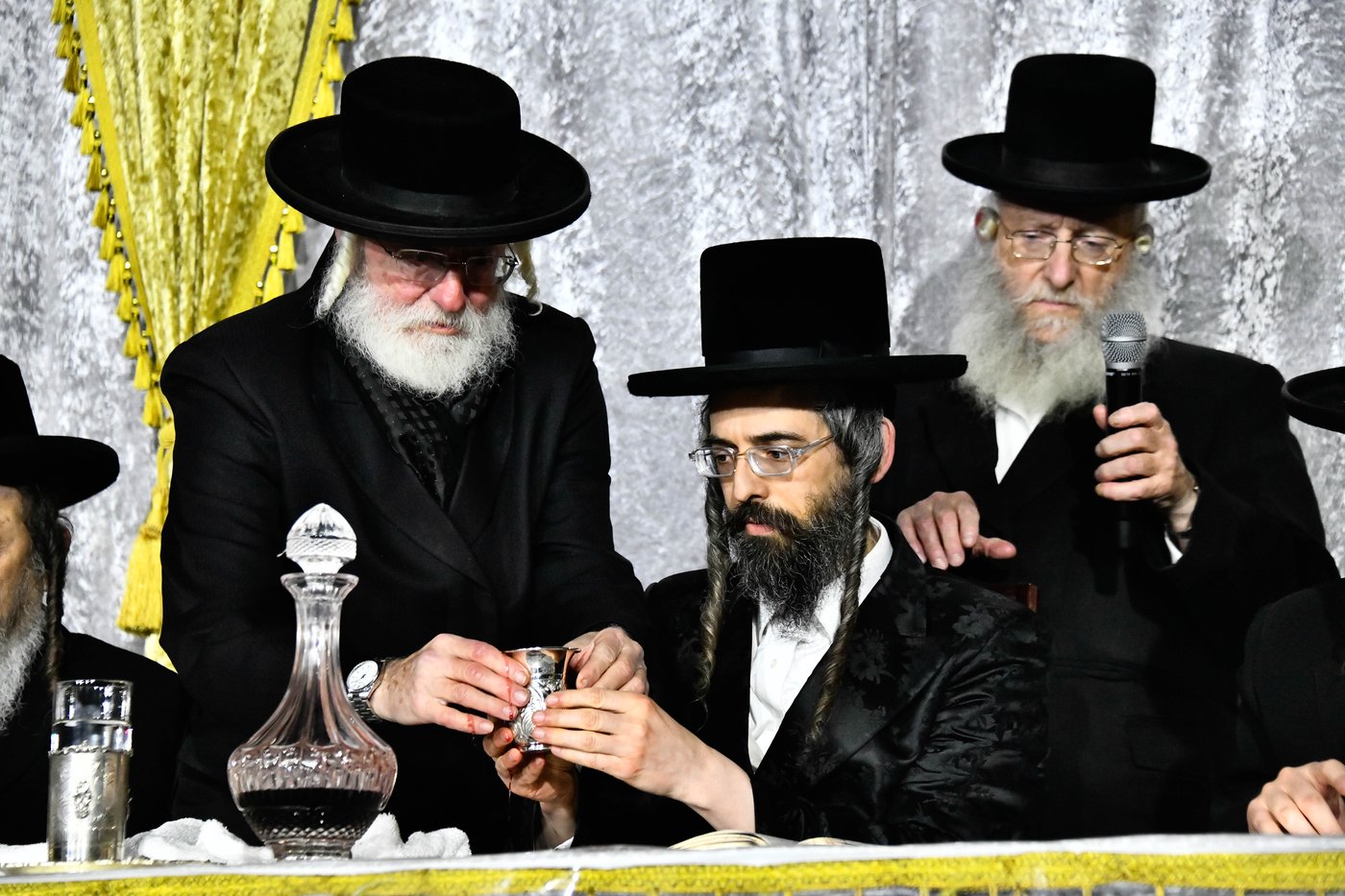 האדמו"ר מזוועהיל בטיש ל"ג בעומר