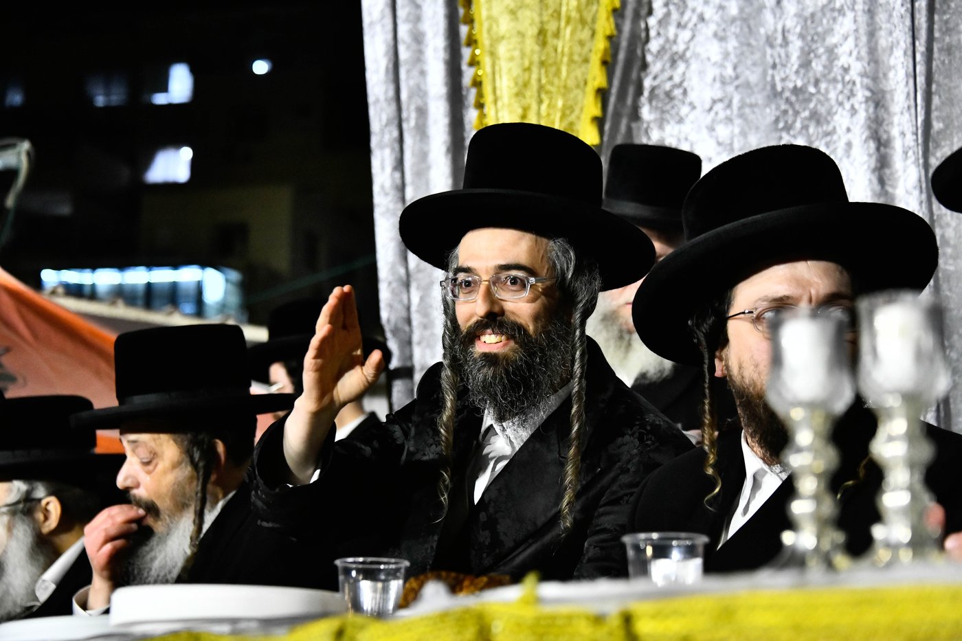 האדמו"ר מזוועהיל בטיש ל"ג בעומר
