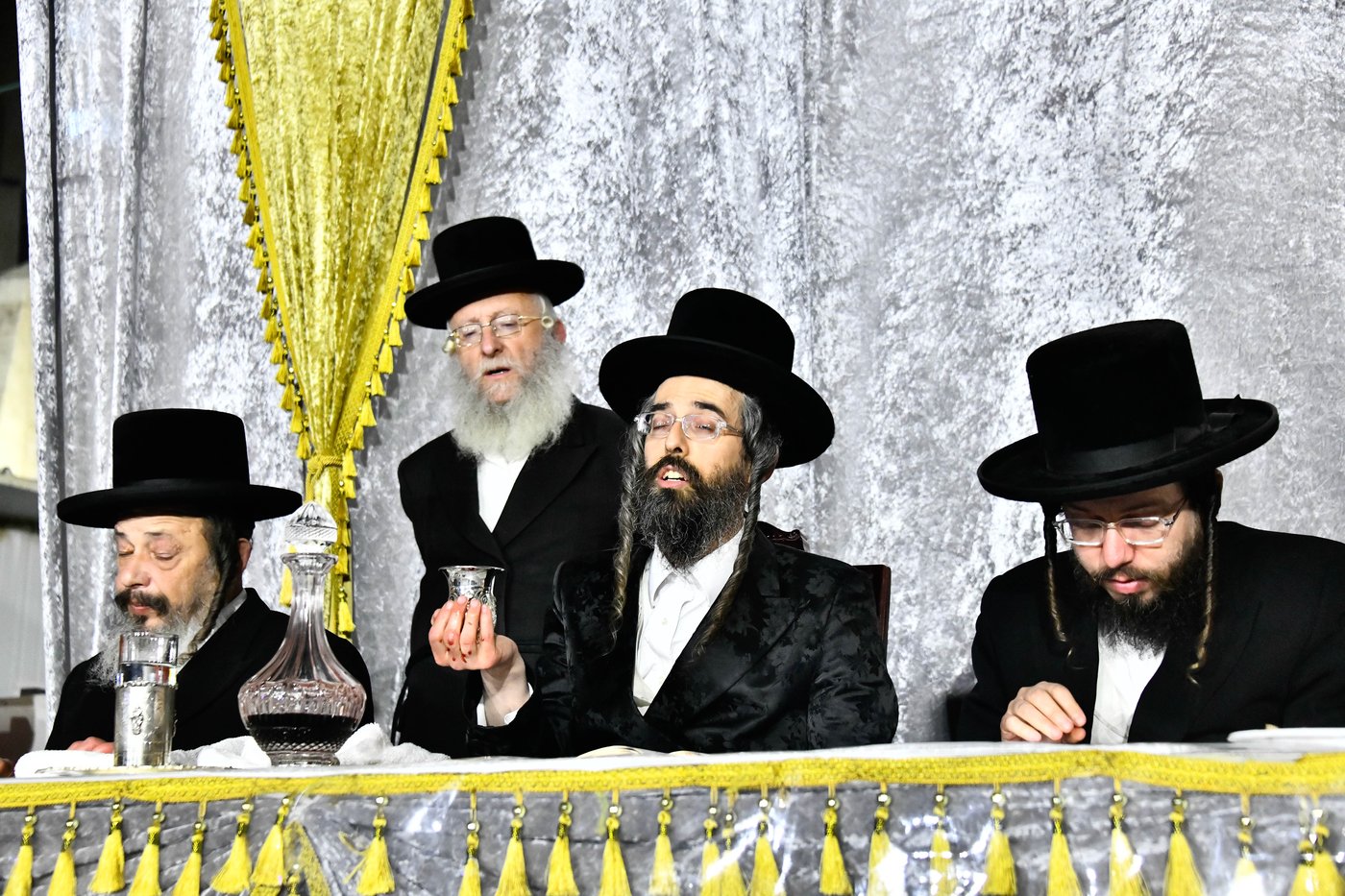 האדמו"ר מזוועהיל בטיש ל"ג בעומר