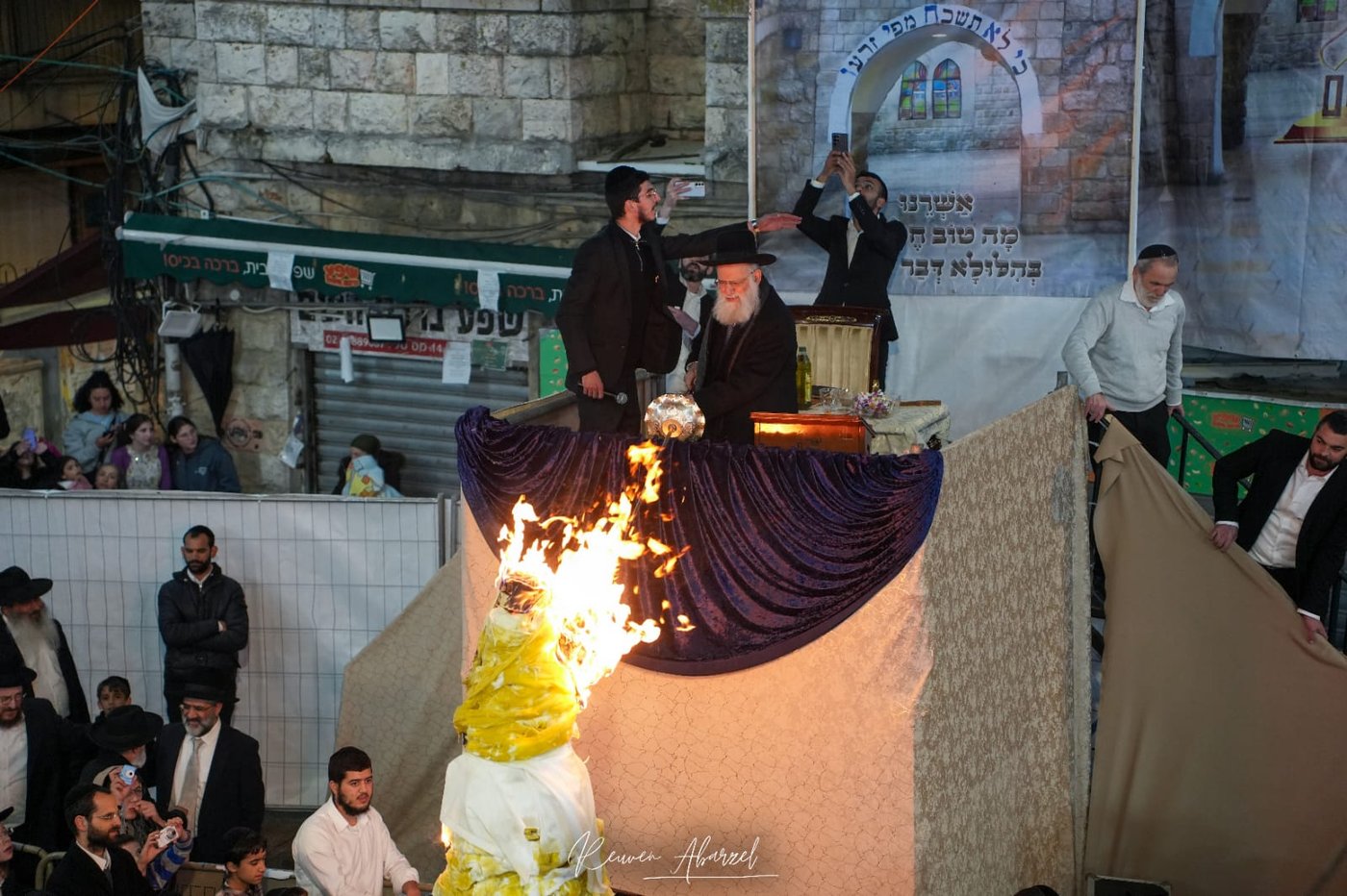 הר ראובן אלבז בהדלקה בישיבת אור החיים