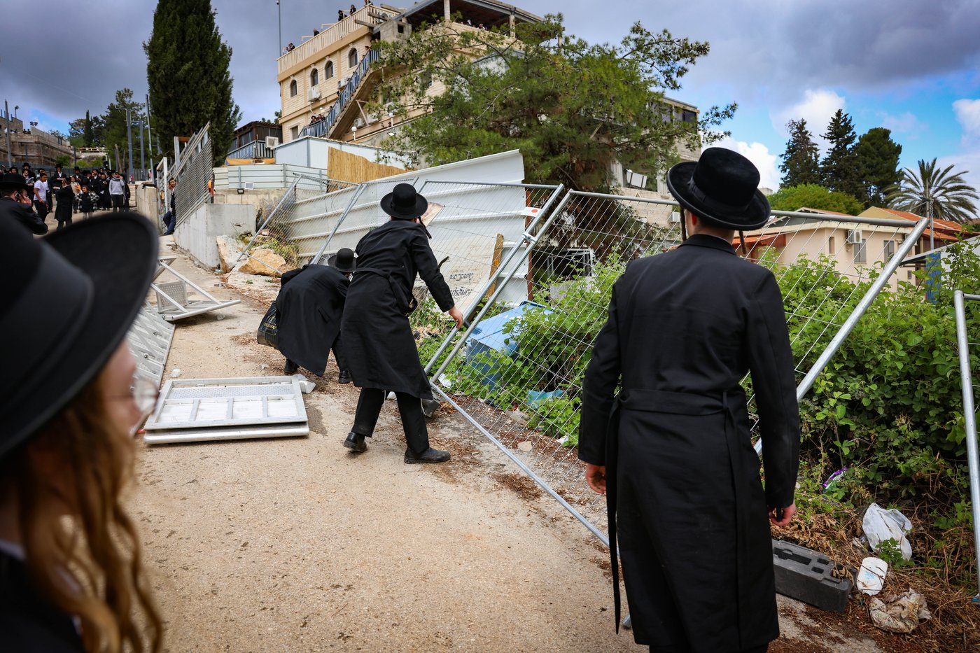 יהודים ביערות ביום ל"ג בעומר בדרך למירון
