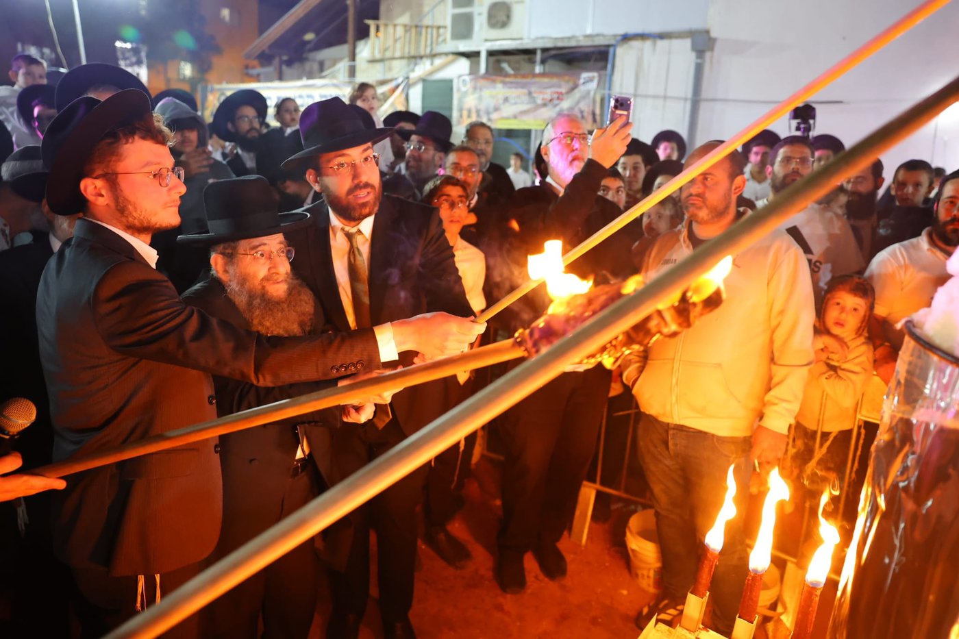 מעמד ההדלקה בשיכון ג'