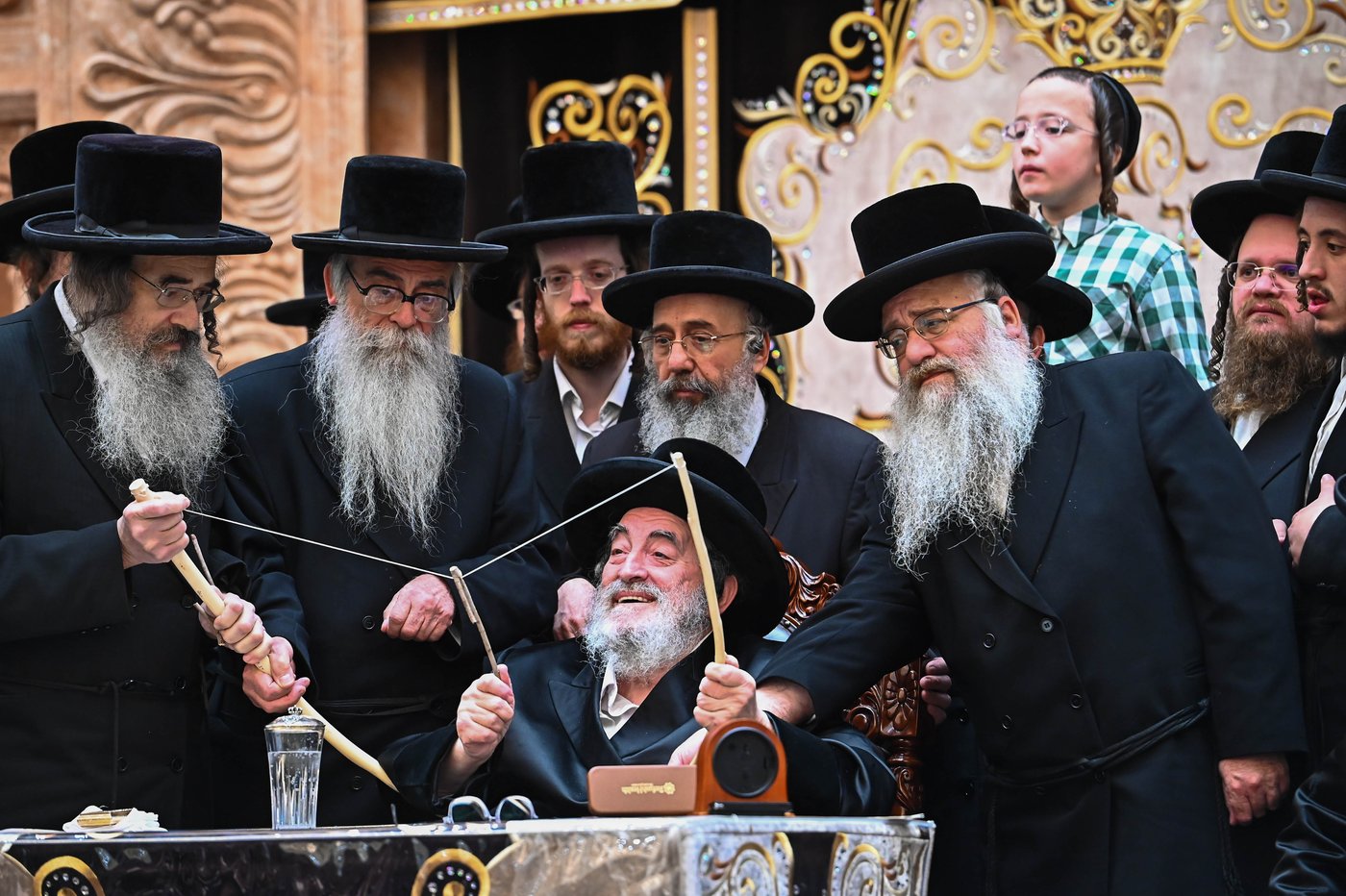 האדמו"ר מויז'ניץ ביריית חץ וקשת