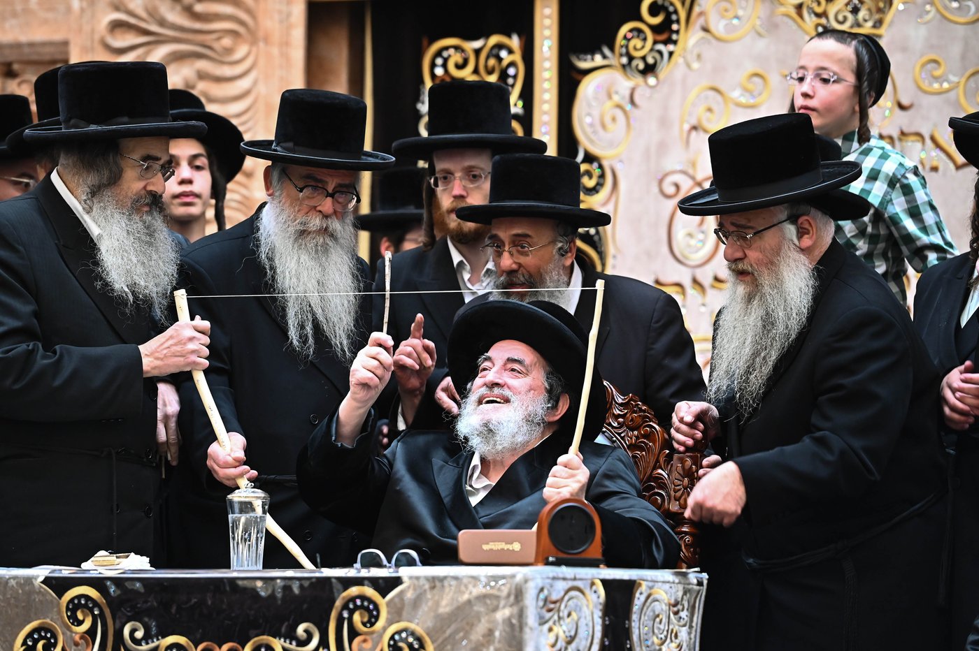 האדמו"ר מויז'ניץ ביריית חץ וקשת