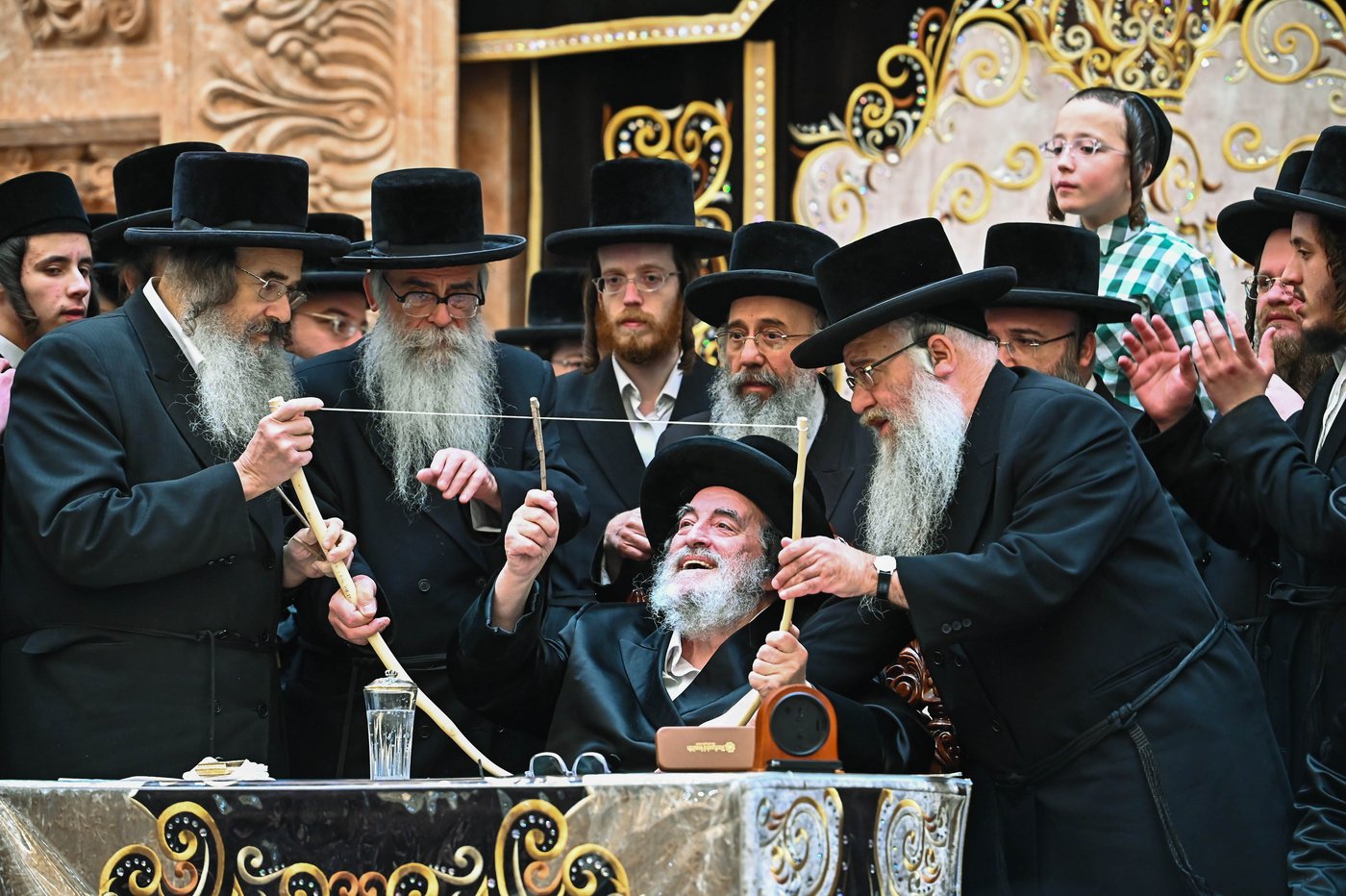 האדמו"ר מויז'ניץ ביריית חץ וקשת