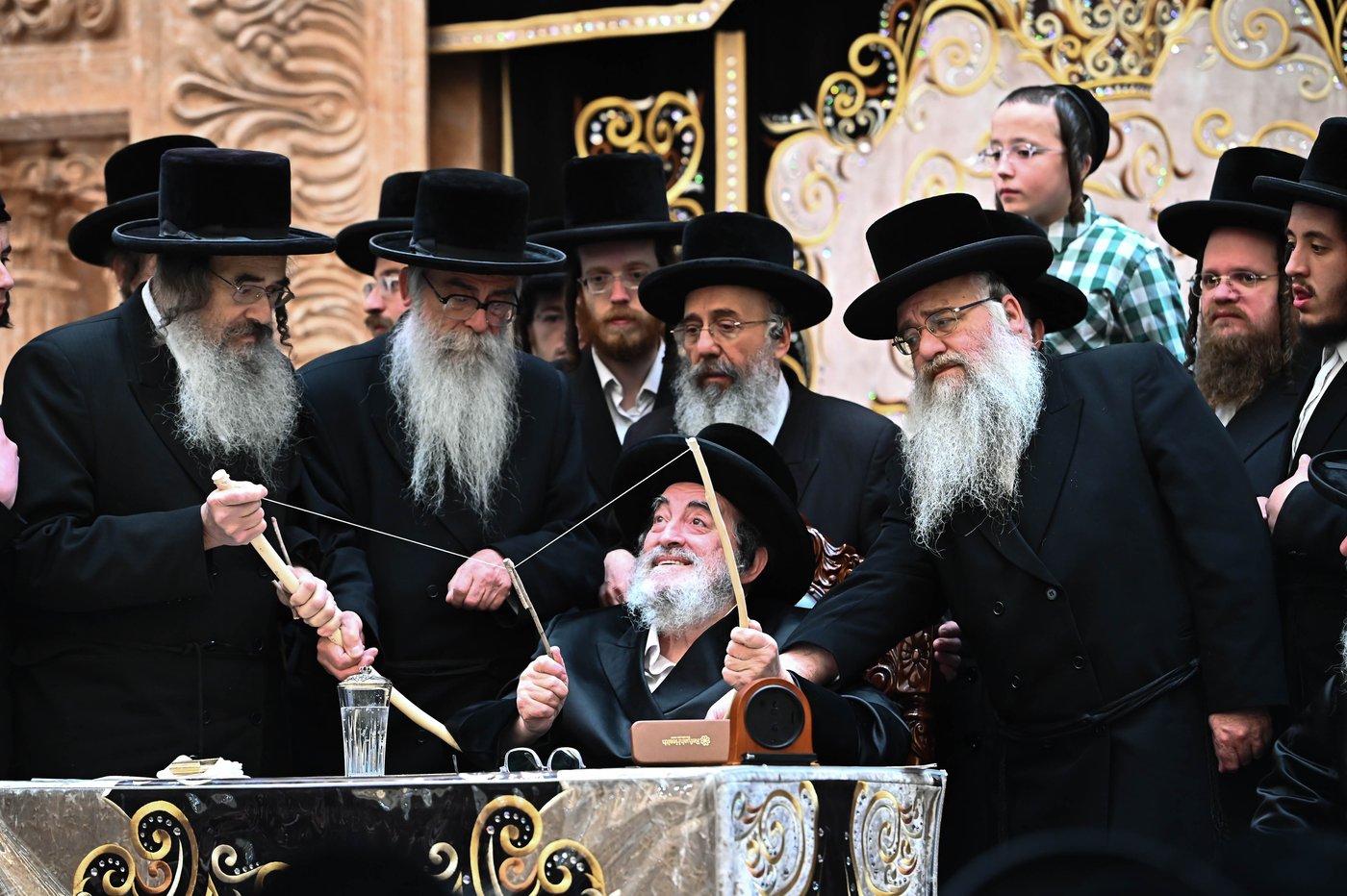 האדמו"ר מויז'ניץ ביריית חץ וקשת