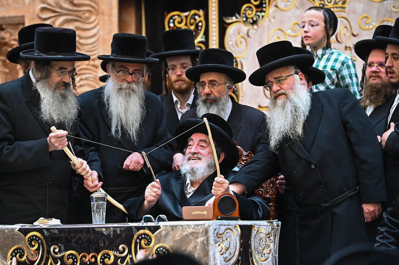 האדמו"ר מויז'ניץ ביריית חץ וקשת