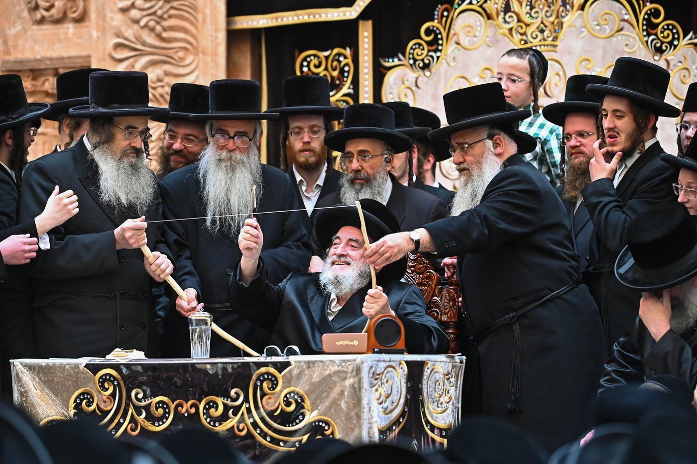 האדמו"ר מויז'ניץ ביריית חץ וקשת