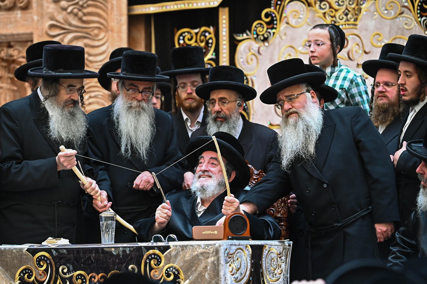 האדמו"ר מויז'ניץ ביריית חץ וקשת