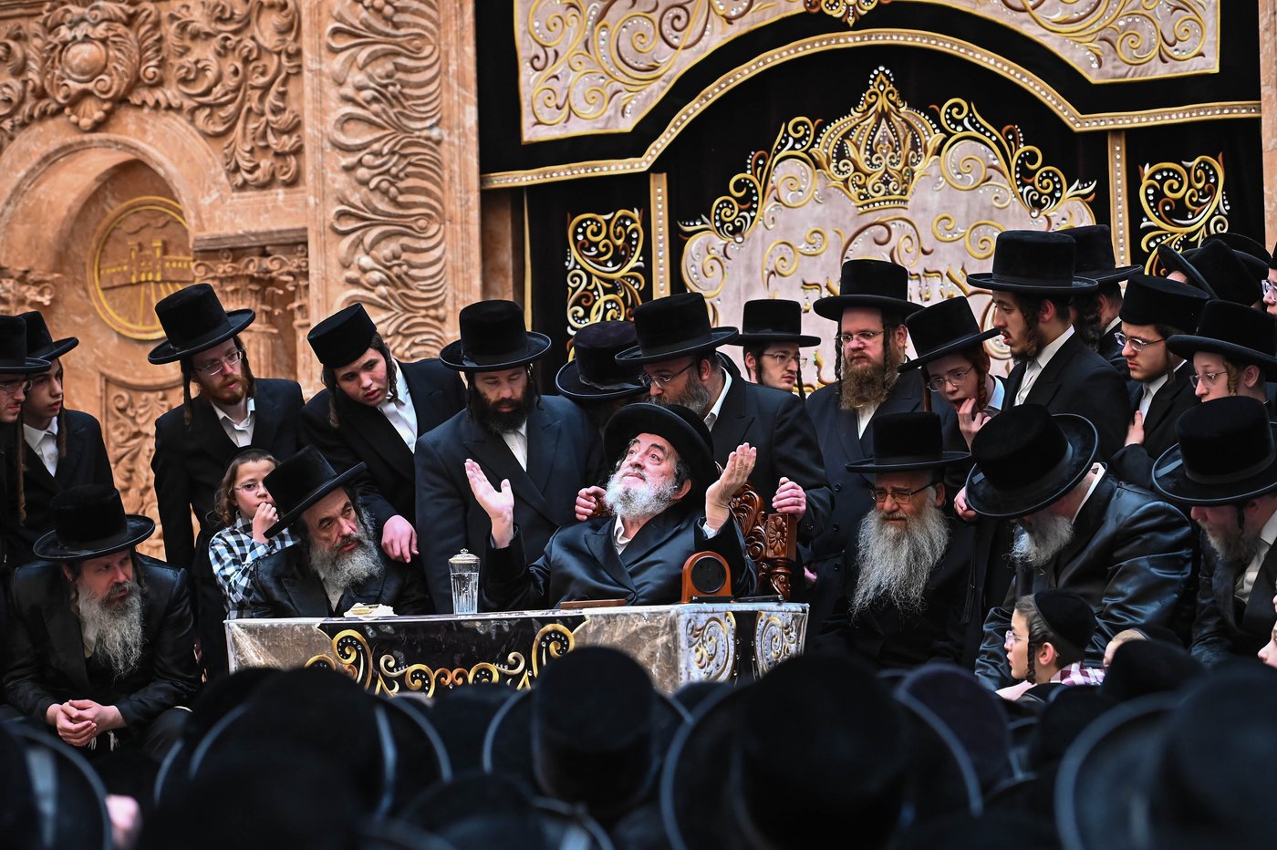 האדמו"ר מויז'ניץ ביריית חץ וקשת