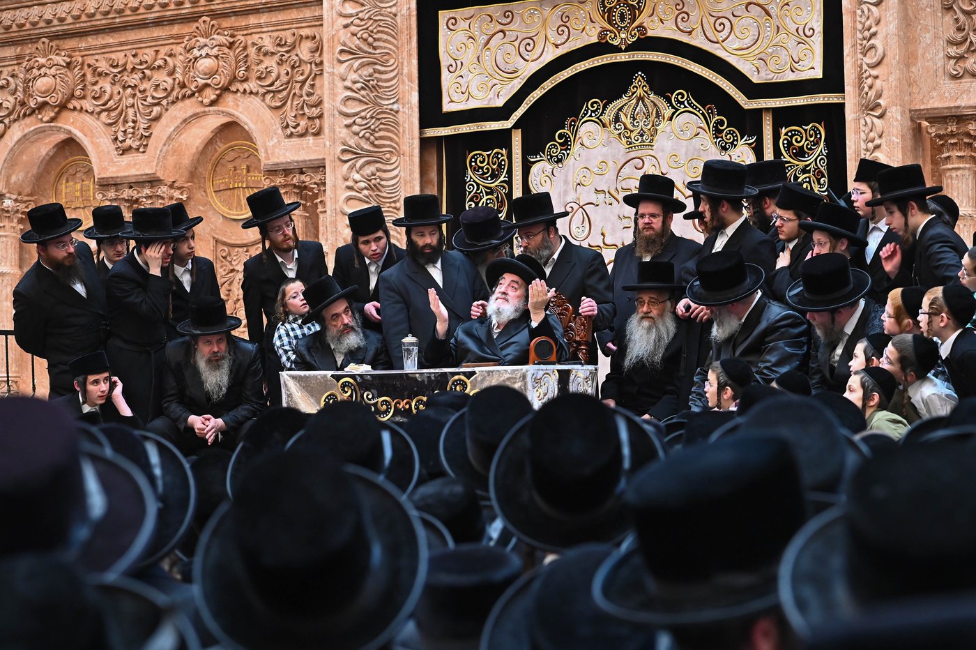 האדמו"ר מויז'ניץ ביריית חץ וקשת