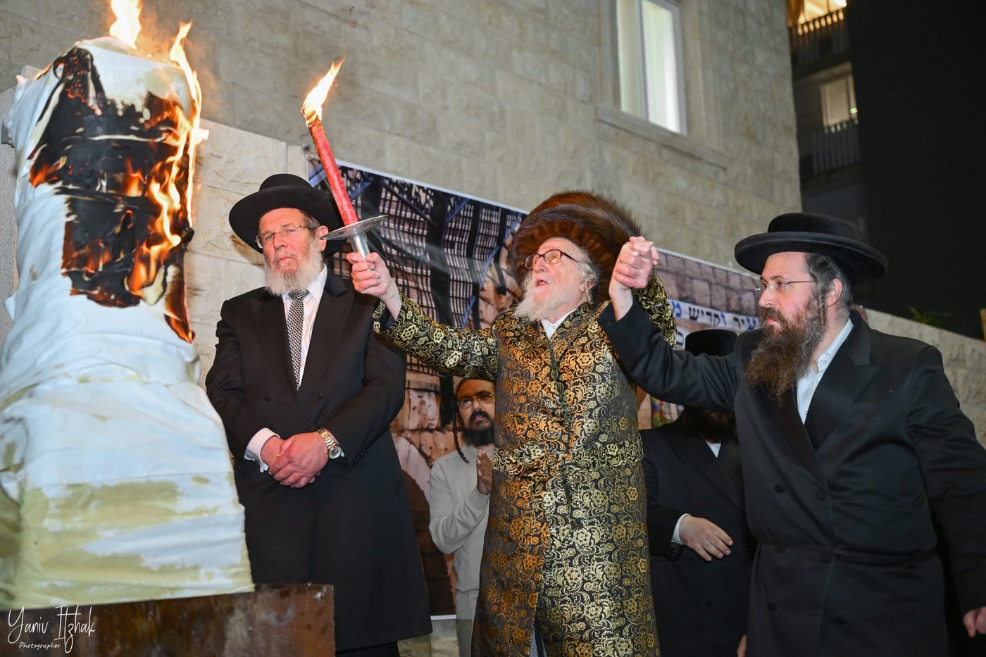 ל"ג בעומר בחצה"ק זלאטשוב