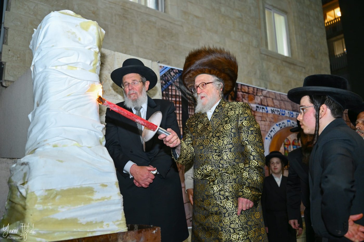 ל"ג בעומר בחצה"ק זלאטשוב