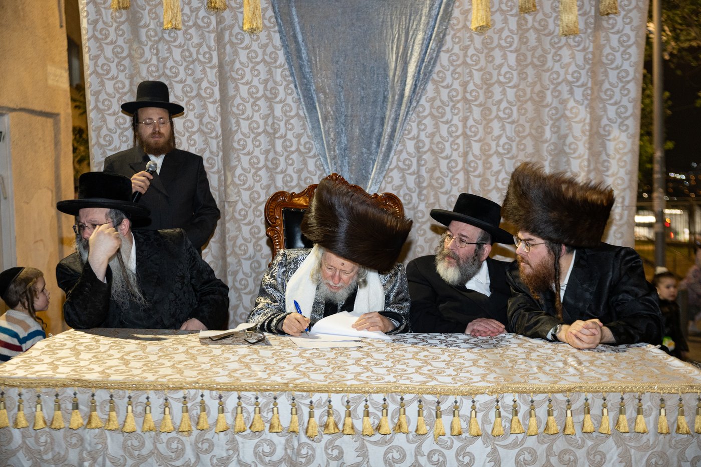 ל"ג בעומר בחצה"ק סטרופקוב
