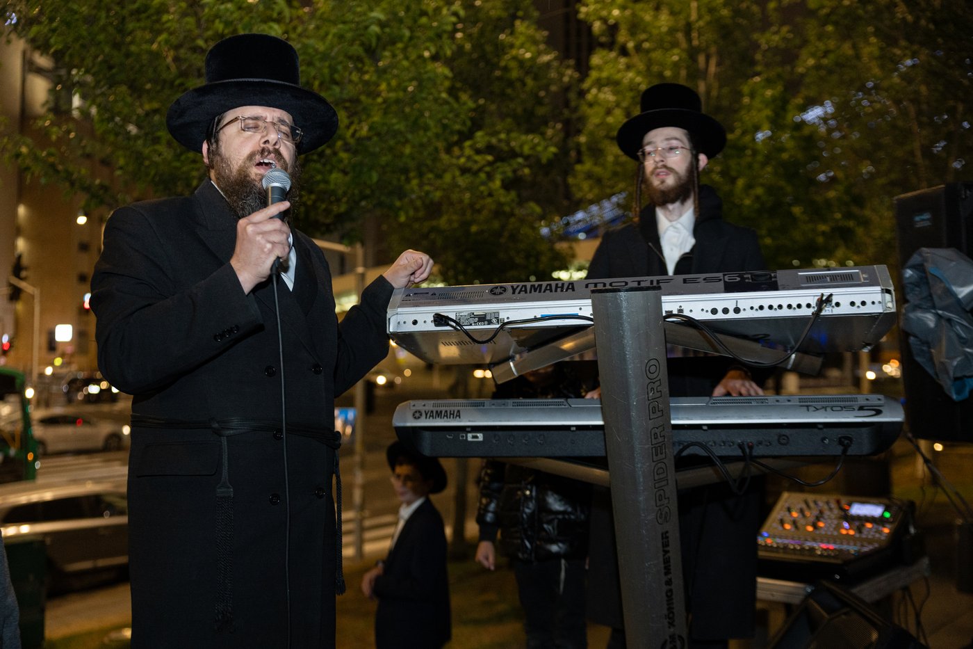 ל"ג בעומר בחצה"ק סטרופקוב