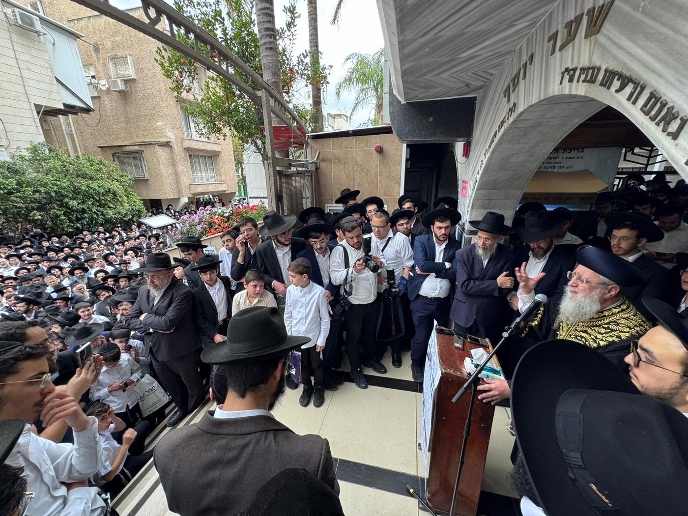 הלווית הגאון רבי רחמים מאזוז 