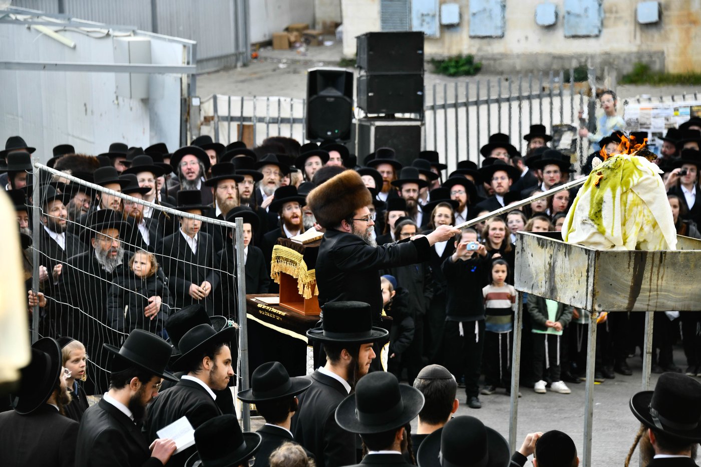ל"ג בעומר בחצה"ק סקולען ירושלים