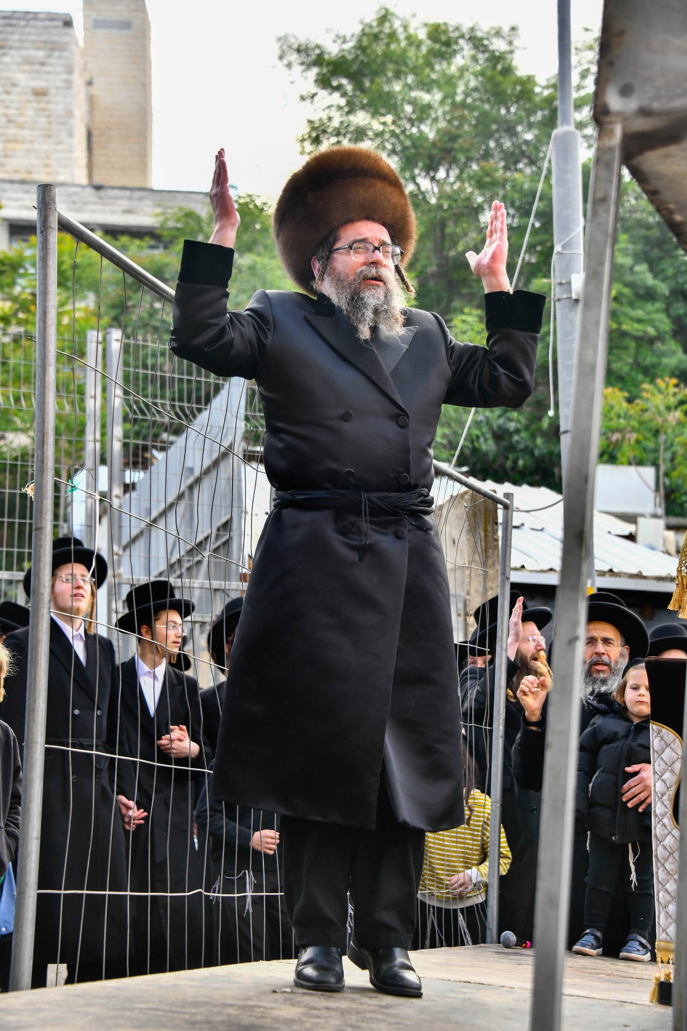 ל"ג בעומר בחצה"ק סקולען ירושלים