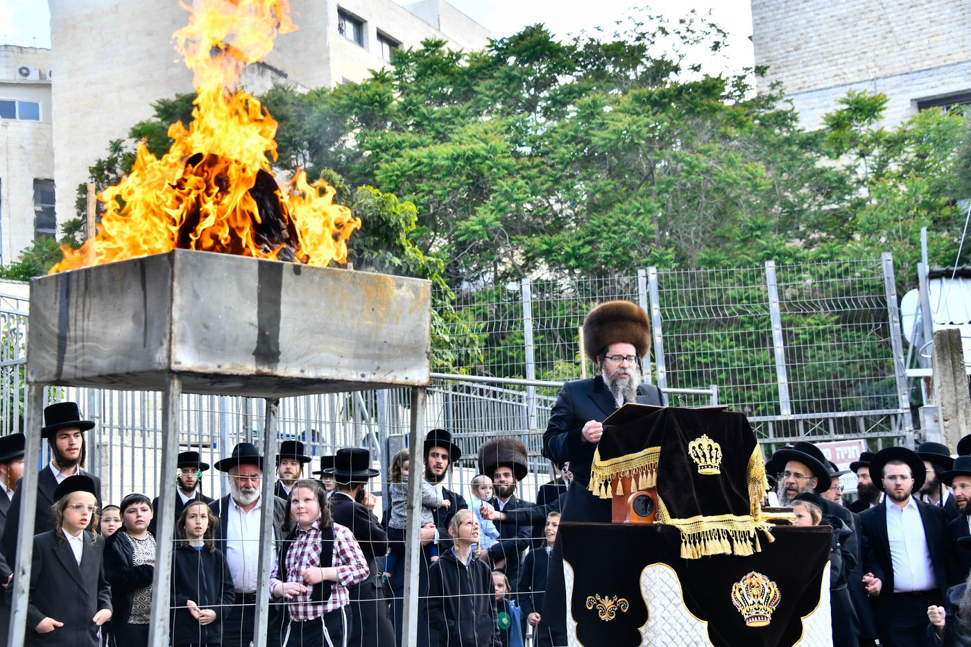 ל"ג בעומר בחצה"ק סקולען ירושלים