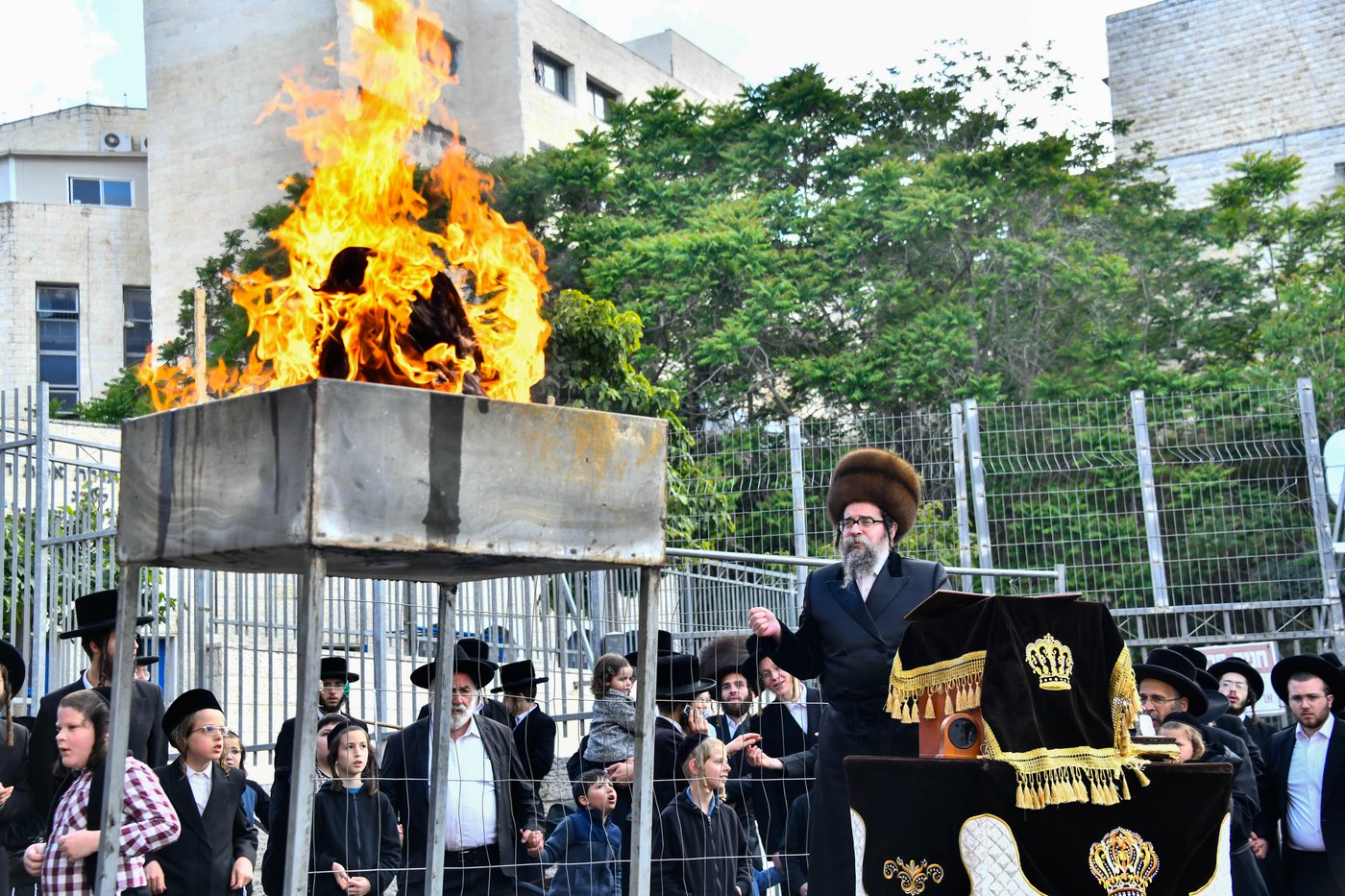 ל"ג בעומר בחצה"ק סקולען ירושלים