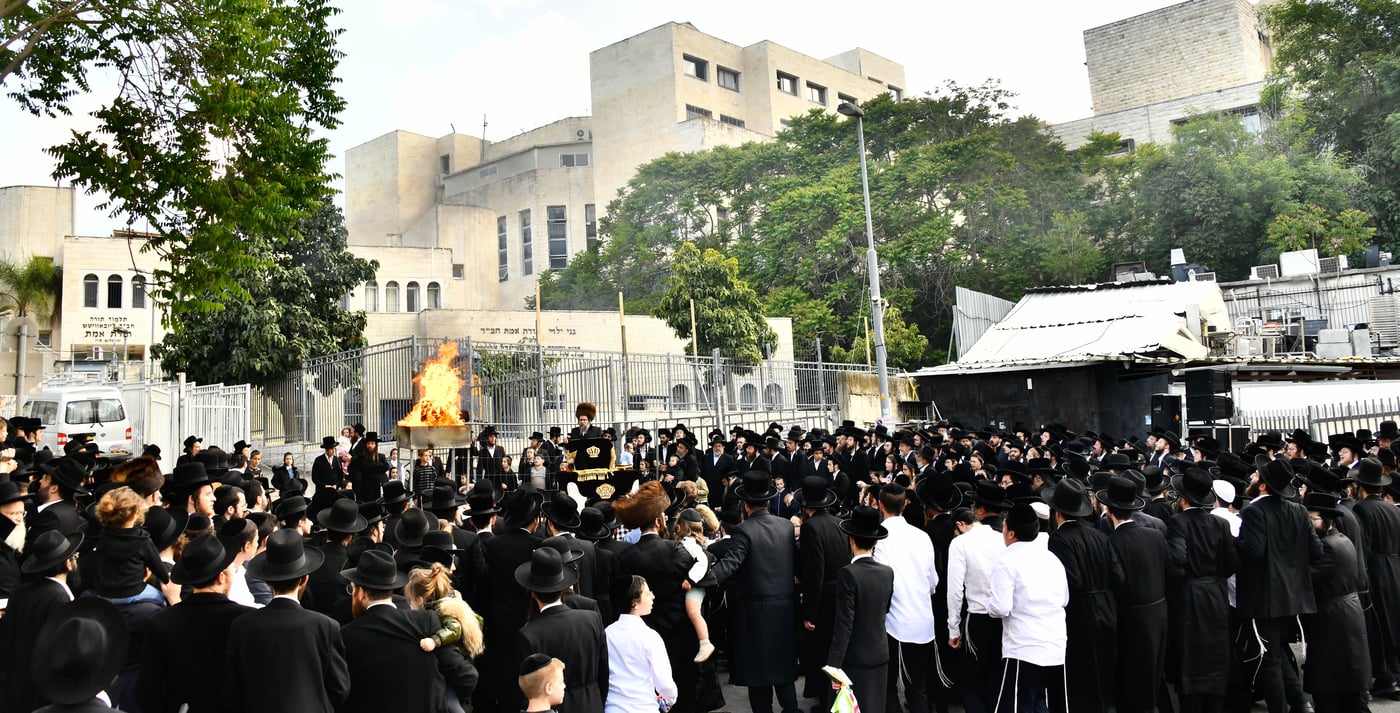 ל"ג בעומר בחצה"ק סקולען ירושלים