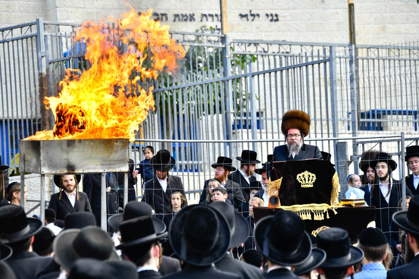 ל"ג בעומר בחצה"ק סקולען ירושלים