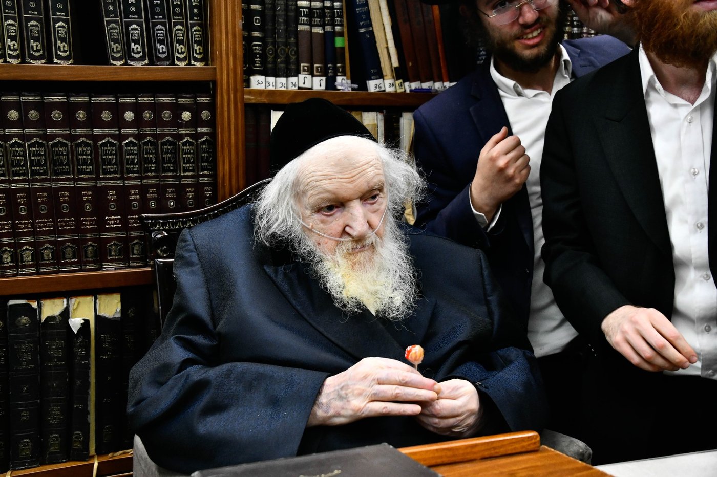 ל"ג בעומר אצל הגר"מ שטרנבוך