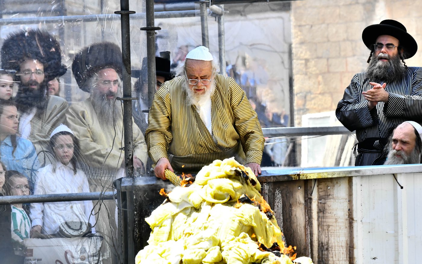 ל"ג בעומר בחצה"ק תולדות אהרן