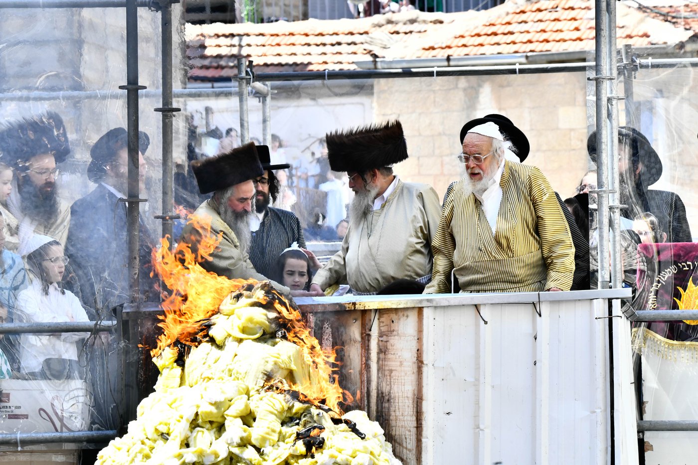ל"ג בעומר בחצה"ק תולדות אהרן