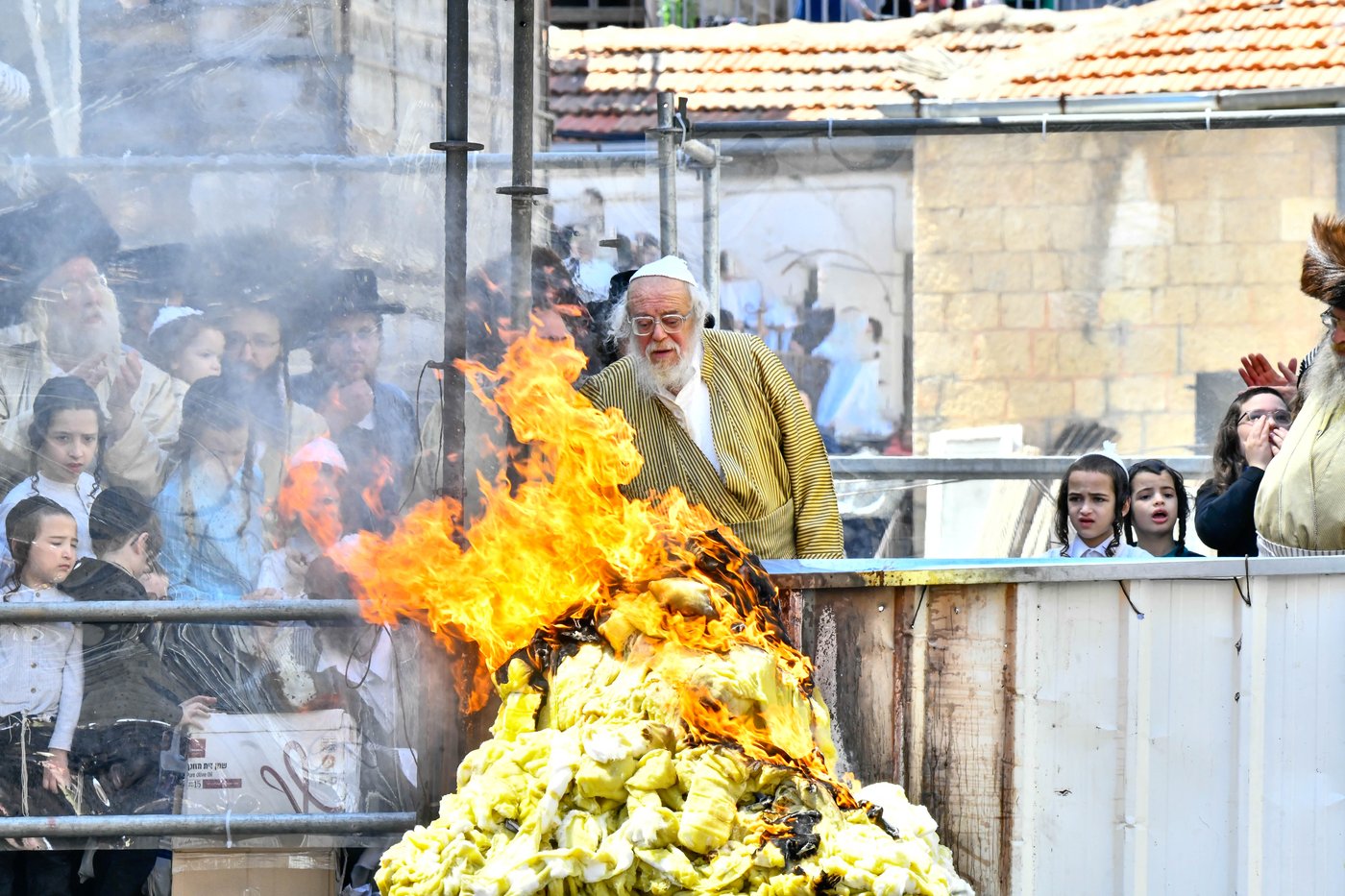 ל"ג בעומר בחצה"ק תולדות אהרן