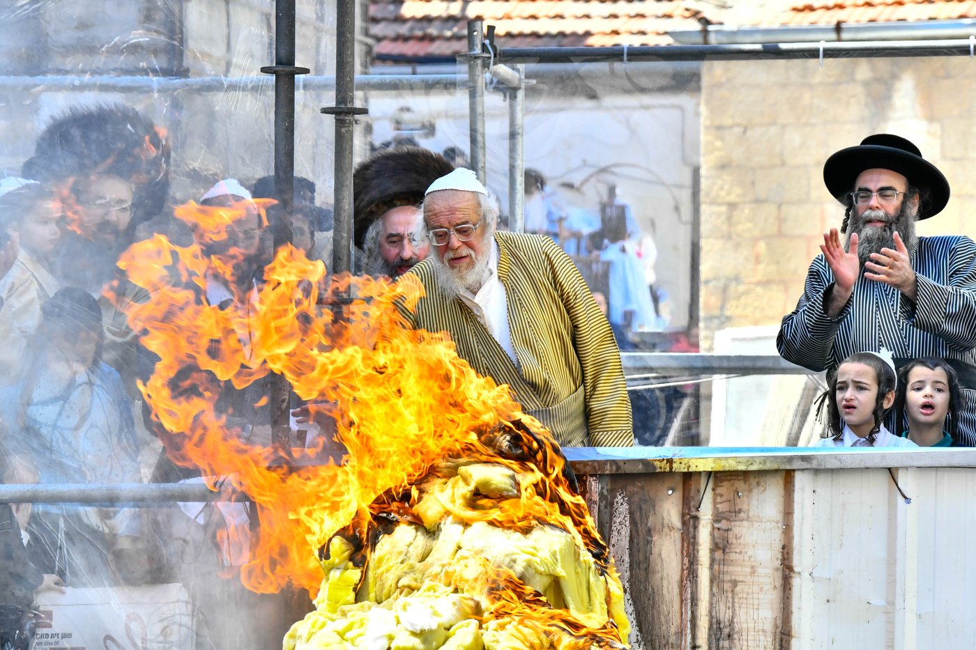 ל"ג בעומר בחצה"ק תולדות אהרן