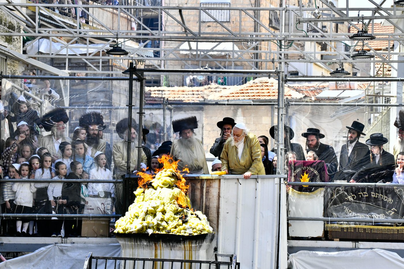 ל"ג בעומר בחצה"ק תולדות אהרן
