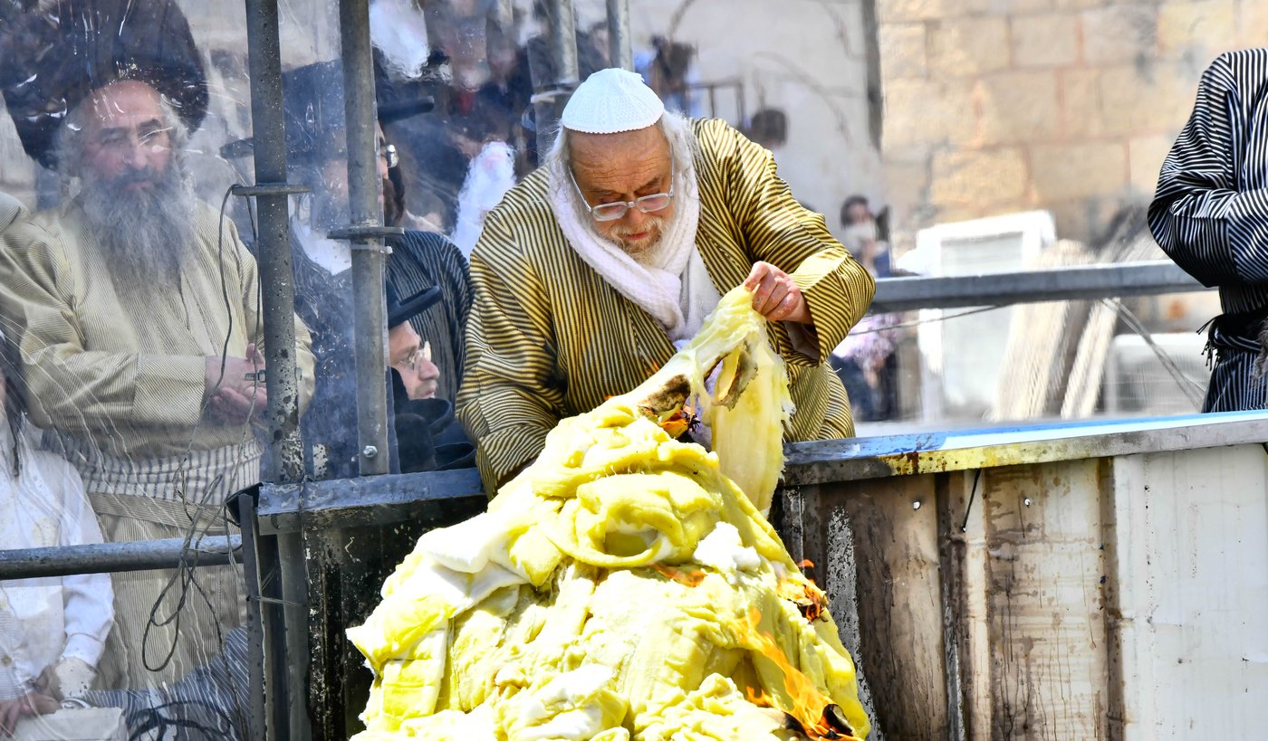 ל"ג בעומר בחצה"ק תולדות אהרן