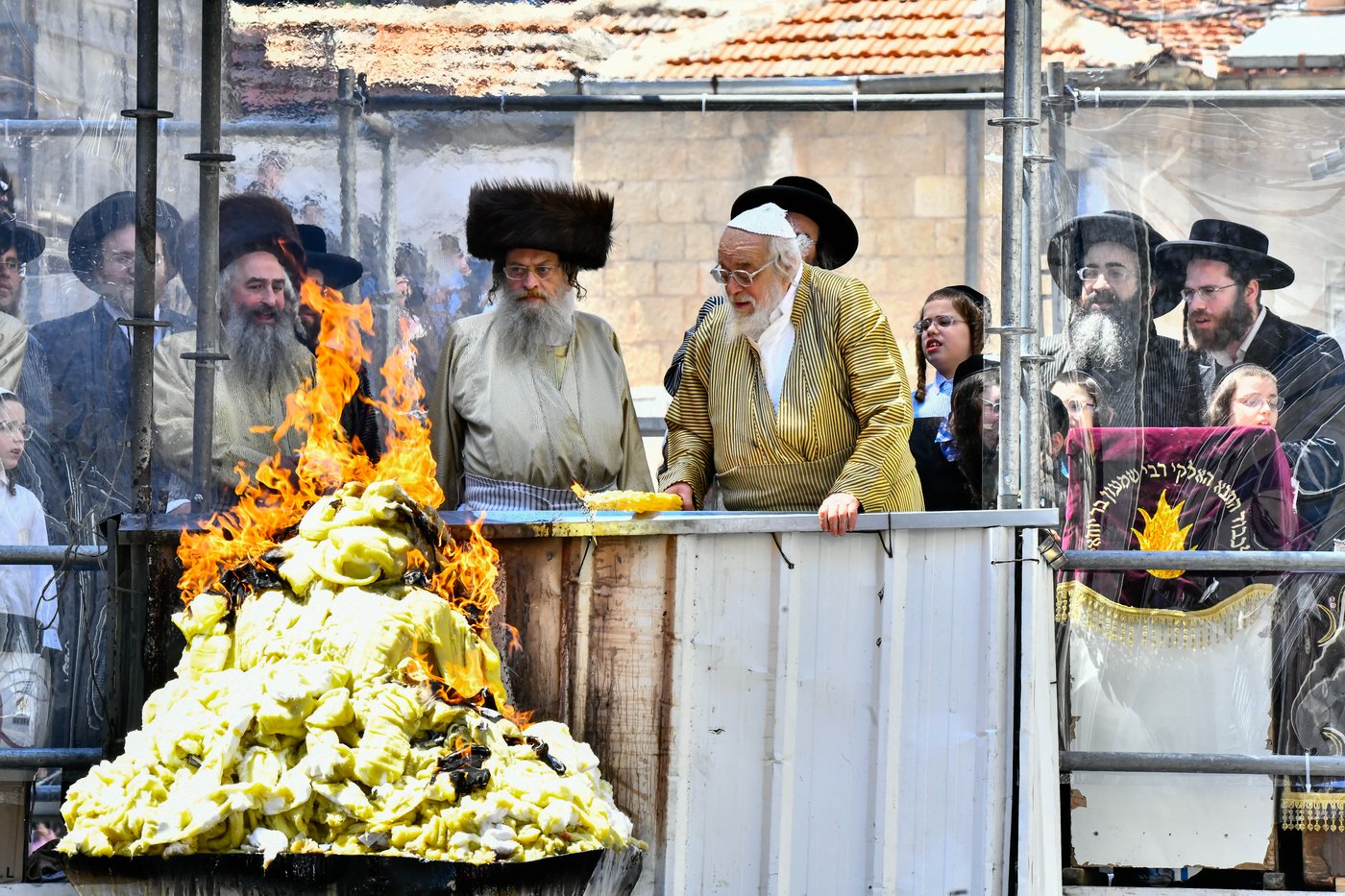 ל"ג בעומר בחצה"ק תולדות אהרן
