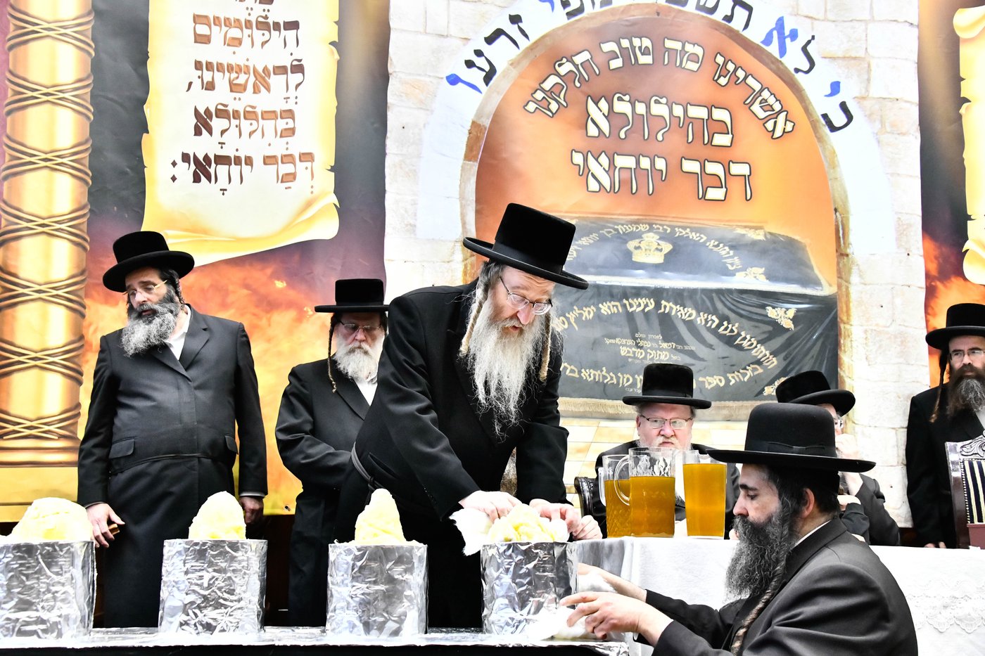 ל"ג בעומר בחצה"ק ביאלה